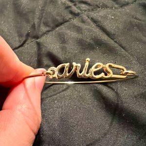 3.5” Aries gold-colored bracelet